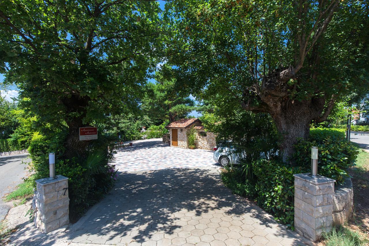 Apartments Antonija Malinska Zewnętrze zdjęcie